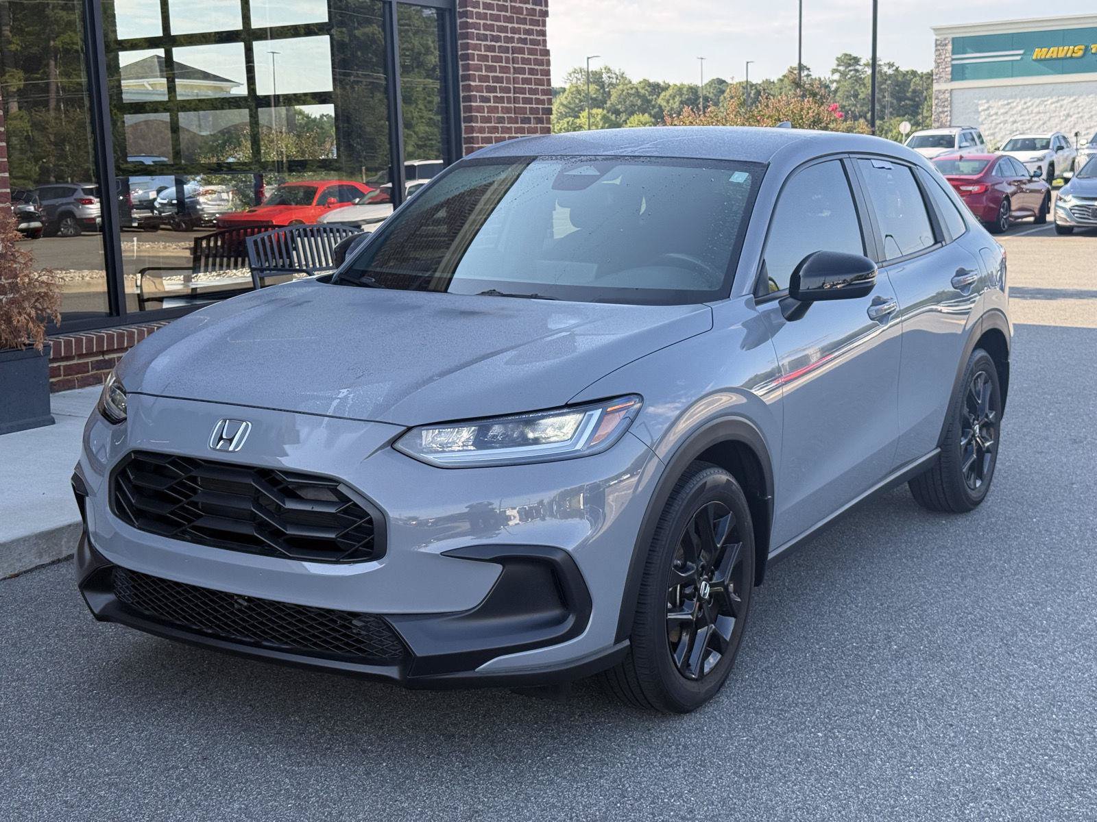 Used 2025 Honda HR-V Sport image 1