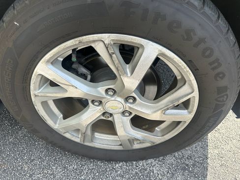 Used 2018 Chevrolet Equinox Premier image 10