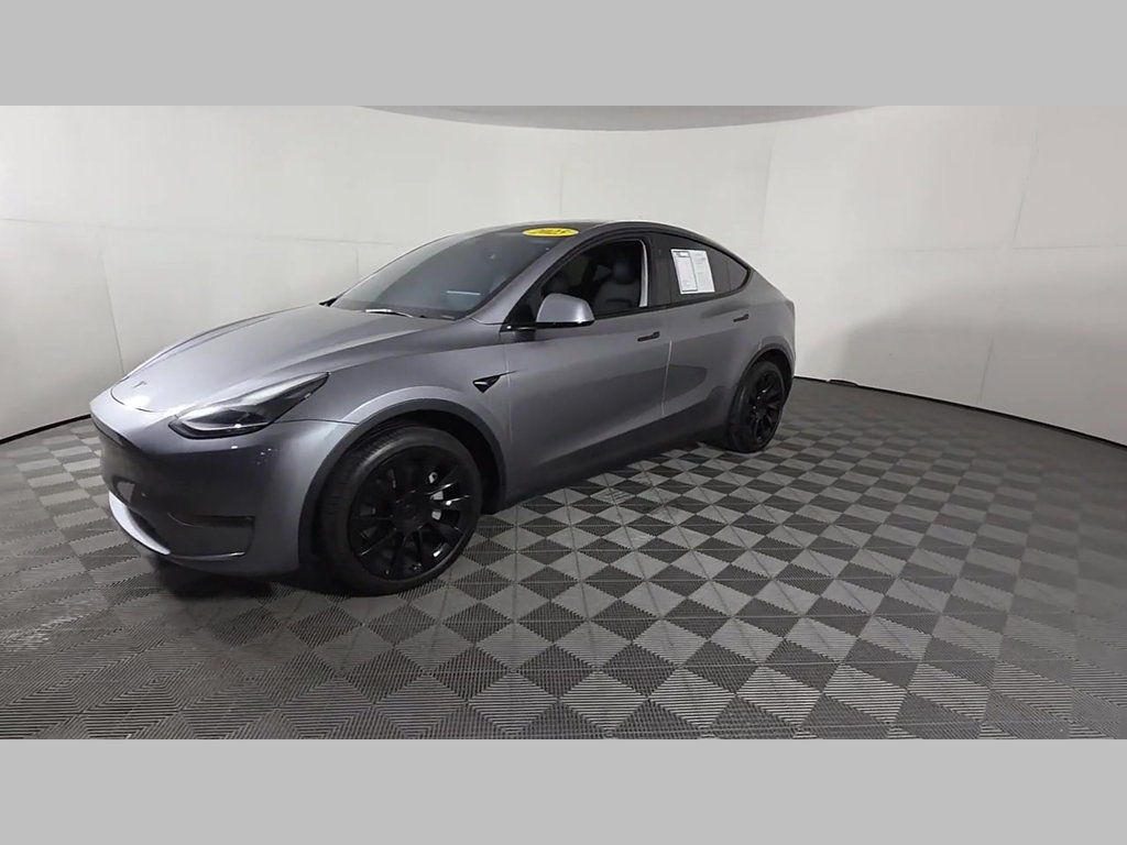 Used 2025 Tesla Model Y Long Range AWD/4WD image 40
