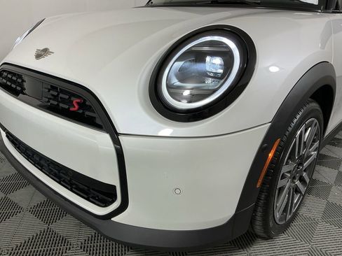Certified 2025 MINI Cooper S image 9