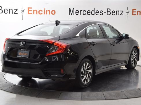 Used 2018 Honda Civic EX image 6