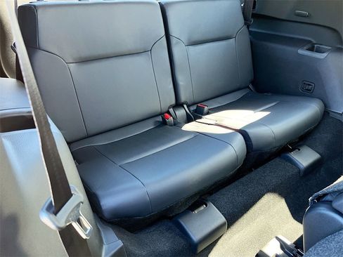 New 2025 Mitsubishi Outlander SE image 28