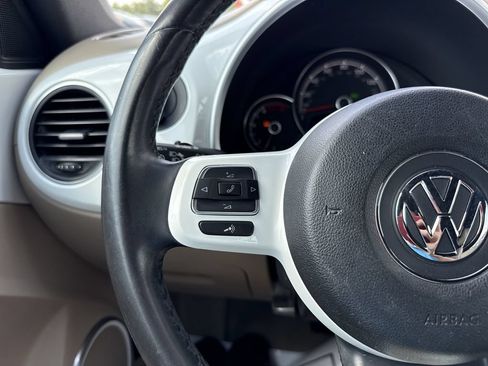 Used 2017 Volkswagen Beetle 1.8T S FWD image 18