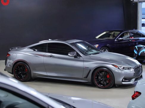 Used 2017 INFINITI Q60 Red Sport 400 image 9