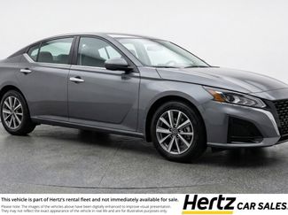 Used 2025 Nissan Altima 2.5 SV video 1