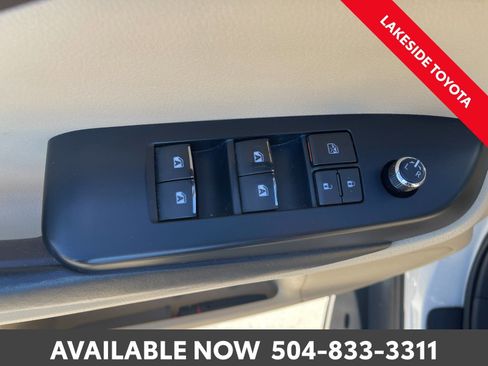 Used 2017 Toyota Highlander Limited image 26