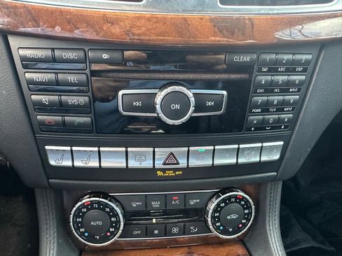 Used 2014 Mercedes-Benz CLS 550 4MATIC w/ Premium 1 Package image 12