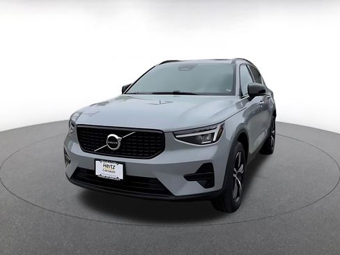 Used 2024 Volvo XC40 B5 Core AWD/4WD image 7