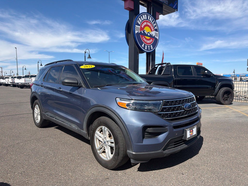 Used 2021 Ford Explorer XLT w/ Class III Trailer Tow Package AWD/4WD image 1