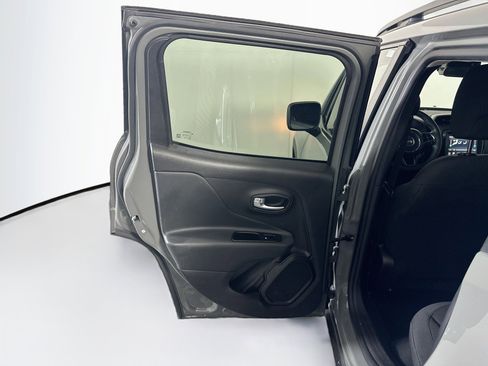 Used 2022 Jeep Renegade Latitude AWD/4WD image 27
