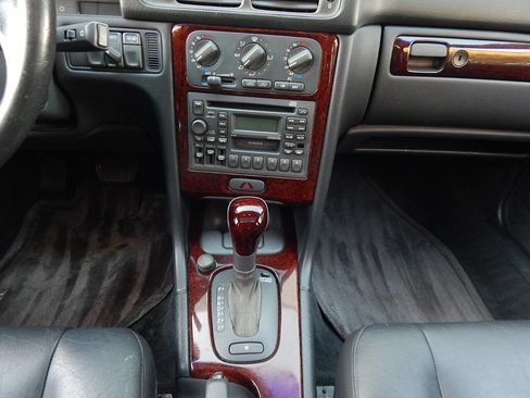 Used 2000 Volvo V70 GLT FWD image 15