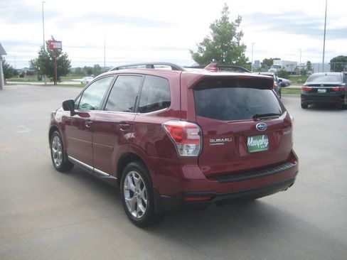 Used 2018 Subaru Forester 2.5i Touring AWD/4WD image 5