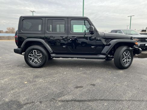 New 2026 Jeep Wrangler Sahara image 5