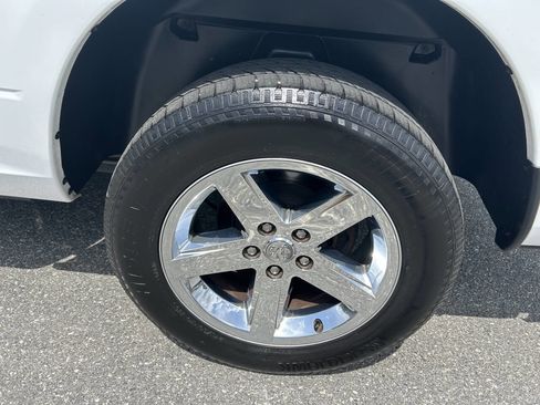 Used 2019 RAM 1500 Classic SLT w/ Luxury Group AWD/4WD image 12