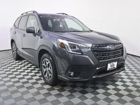 Used 2024 Subaru Forester Premium AWD/4WD image 9