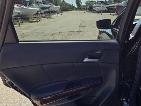 Used 2010 Honda Crosstour EX-L image 16