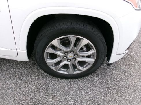 Used 2021 Chevrolet Traverse Premier image 9