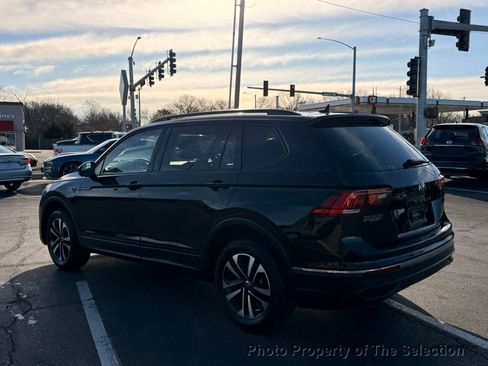 Used 2022 Volkswagen Tiguan S image 11