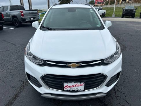 Used 2020 Chevrolet Trax LT FWD image 2