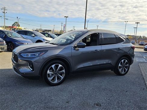 Used 2023 Ford Escape Platinum image 3