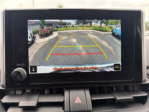 Used 2025 Toyota RAV4 SE AWD/4WD image 32