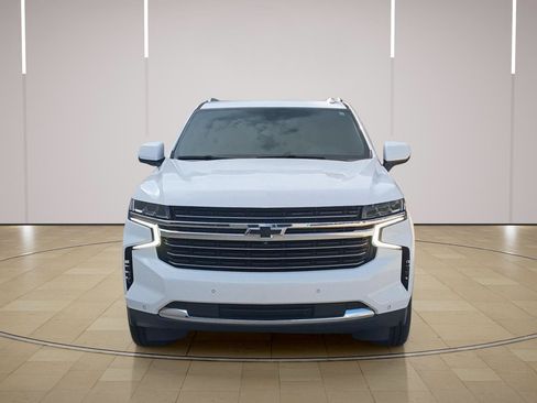 Used 2022 Chevrolet Tahoe LT w/ Luxury Package AWD/4WD image 2