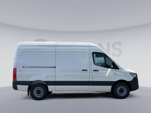 Used 2025 Mercedes-Benz Sprinter 2500 image 7