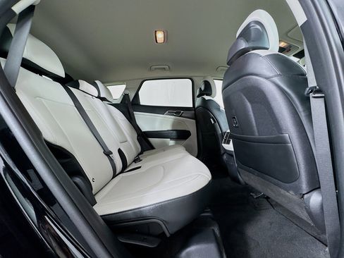 Used 2023 Kia Sportage EX FWD image 27