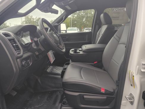 New 2026 RAM 3500 Tradesman w/ Chrome Appearance Group image 9