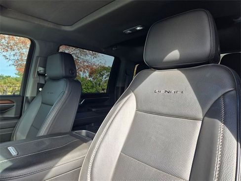 Used 2024 GMC Sierra 2500 Denali w/ Technology Package image 13