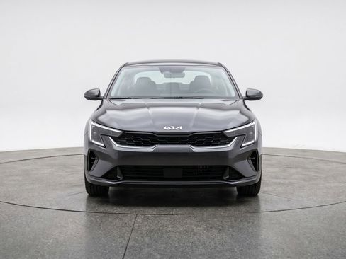 Used 2025 Kia K4 FWD image 2