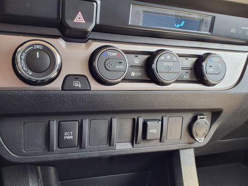 Used 2023 Toyota Tacoma SR image 5