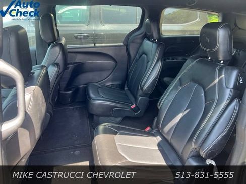 Used 2025 Chrysler Pacifica Select FWD image 7