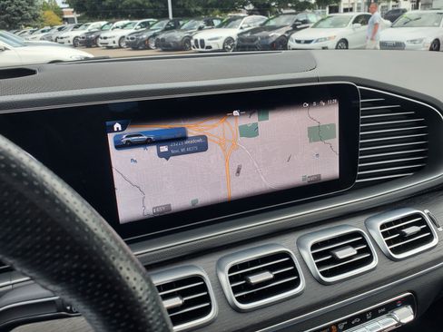 Used 2024 Mercedes-Benz GLS 580 4MATIC image 18