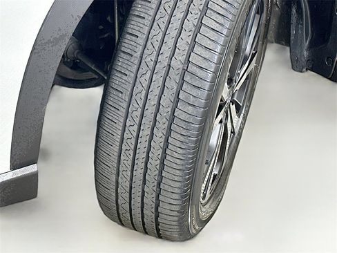 Used 2023 Subaru Forester Limited image 25