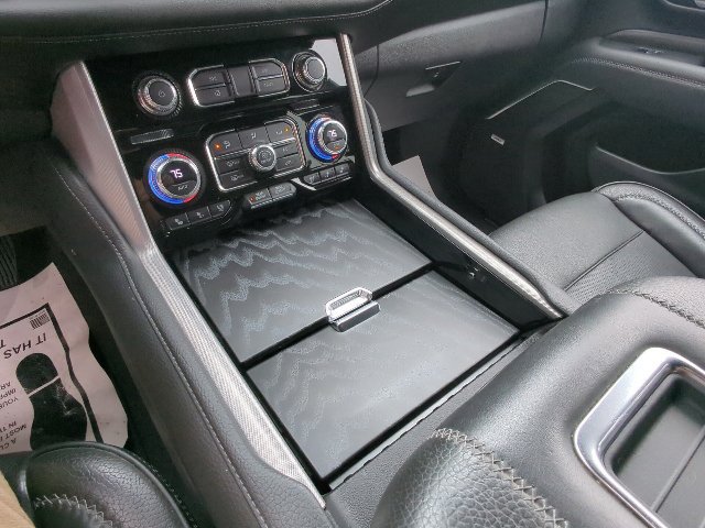 Used 2023 GMC Yukon XL Denali AWD/4WD image 17