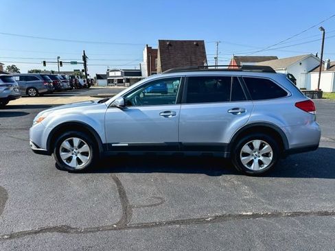 Used 2012 Subaru Outback 3.6R Limited AWD/4WD image 4