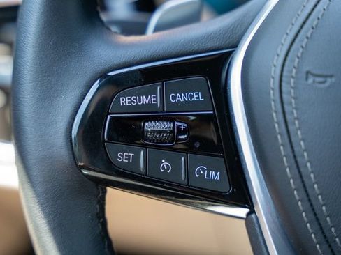 Used 2022 BMW 530i w/ Convenience Package RWD image 22