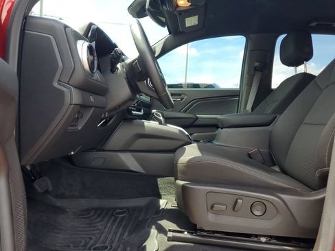 Used 2024 Chevrolet Colorado LT w/ LT Convenience Package II RWD image 5