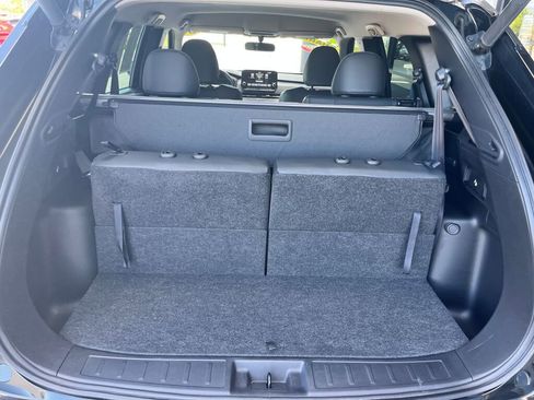 Used 2023 Mitsubishi Outlander SE image 25