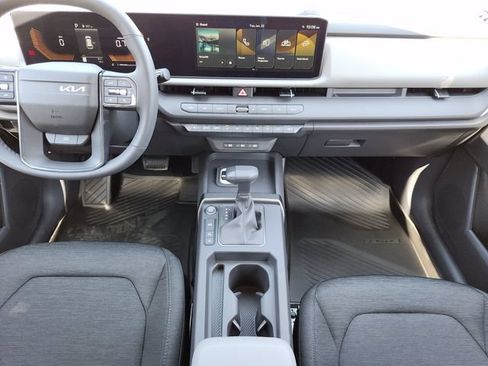New 2027 Kia Seltos S FWD image 17