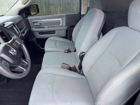 Used 2017 RAM 1500 Express RWD image 30