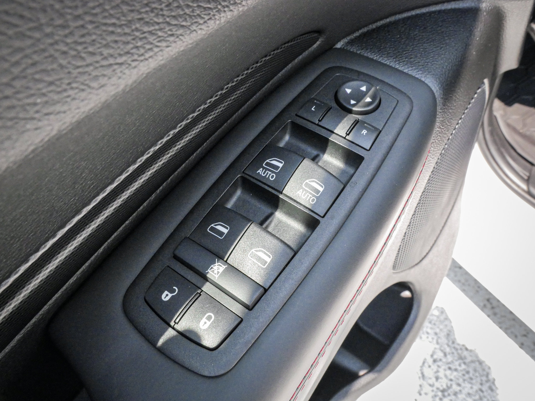 Used 2025 Dodge Durango R/T AWD/4WD image 15