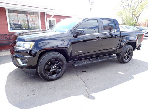 Used 2016 Chevrolet Colorado LT w/ Midnight Edition RWD image 3