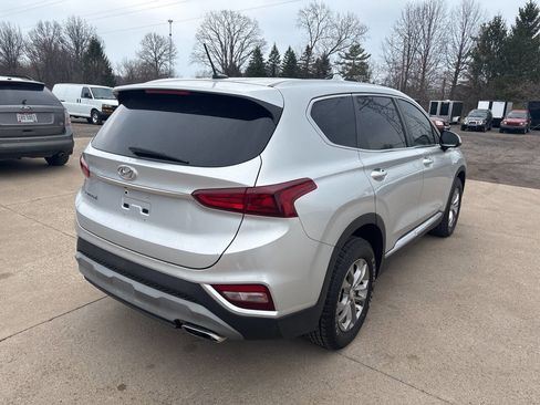 Used 2019 Hyundai Santa Fe SE image 5