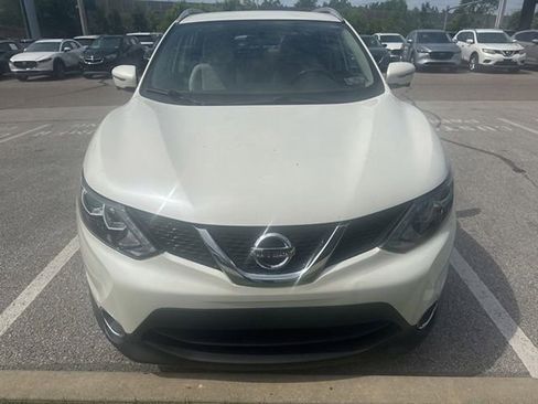 Used 2018 Nissan Rogue Sport SV w/ SV Technology Package AWD/4WD image 12