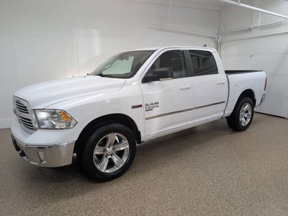 Used 2019 RAM 1500 Classic SLT w/ SLT Plus D￩cor Group