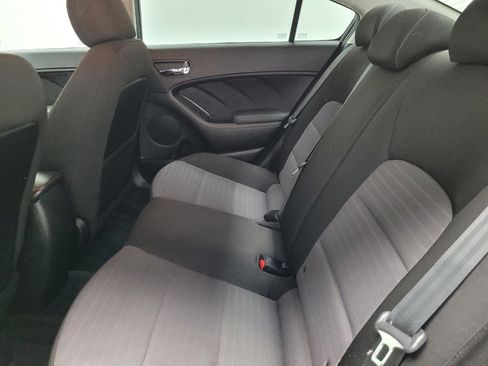 Used 2018 Kia Forte S image 18
