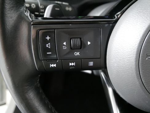 Used 2021 Nissan Rogue S image 27