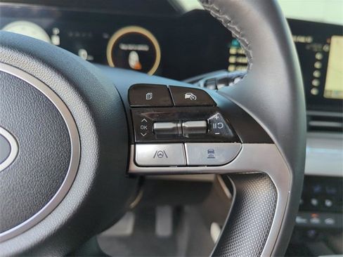 Used 2025 Hyundai Elantra Limited image 43